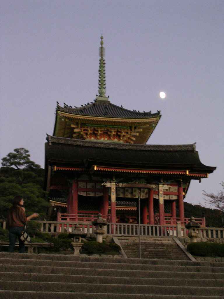 kiyomizumoon.jpg